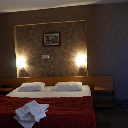 Hotell Sky 2*